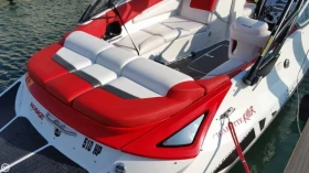 ����� �� �������� �� ����� Bombardier Sea Doo Sea Doo 230 Wake