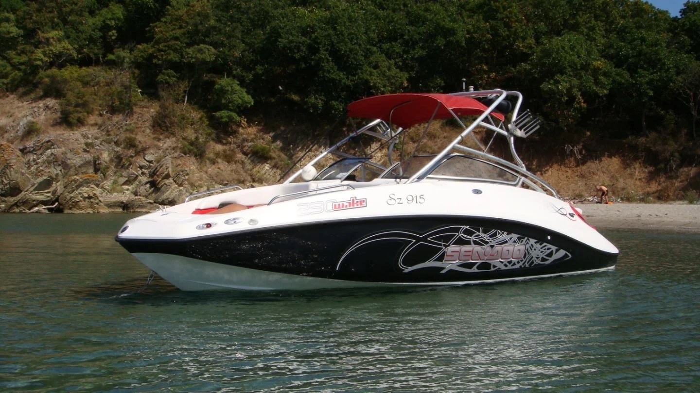 Лодка Bombardier Sea Doo Sea Doo 230 Wake
