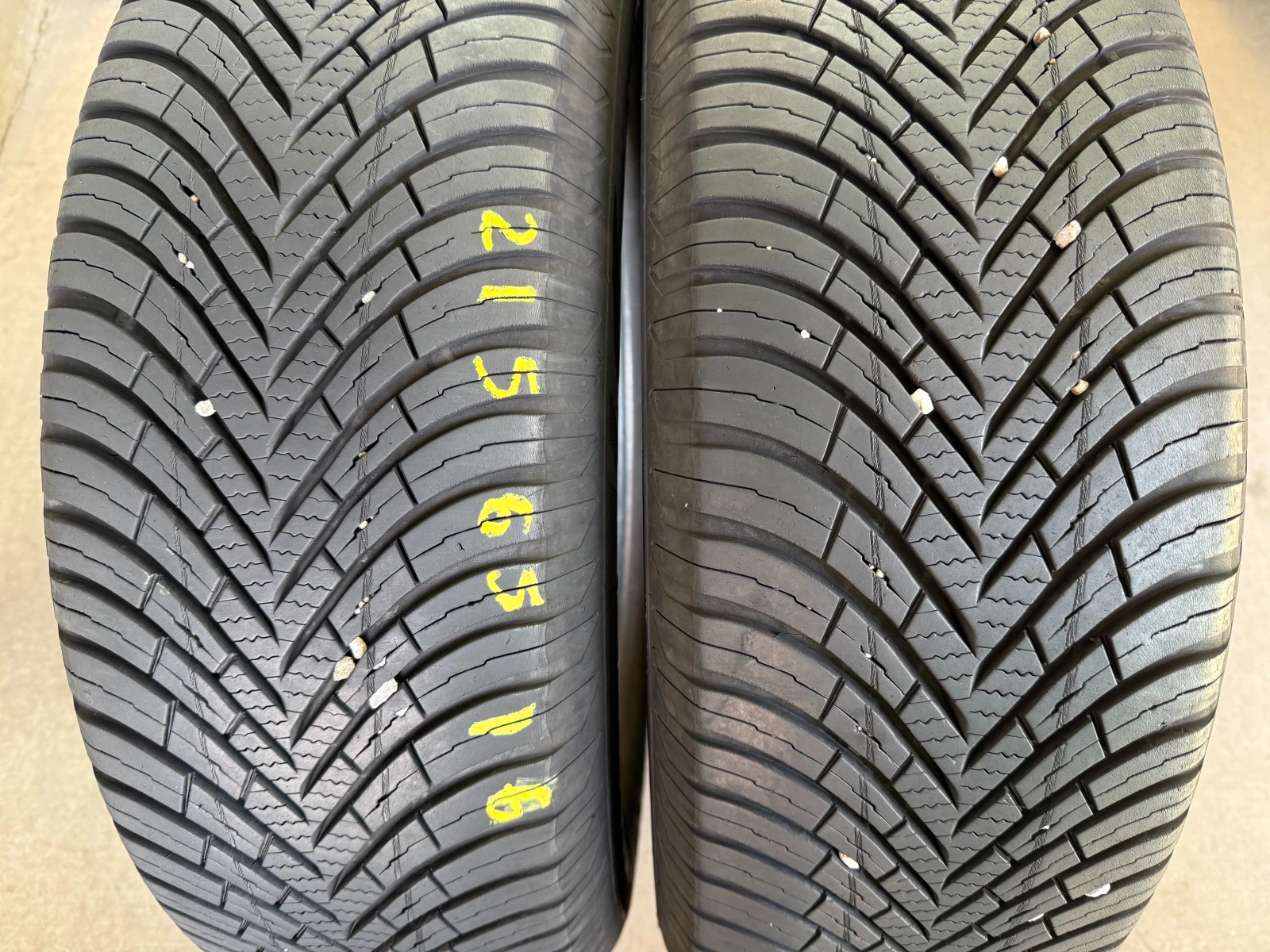 Гуми Всесезонни 215/65R16, снимка 4 - Гуми и джанти - 54600497