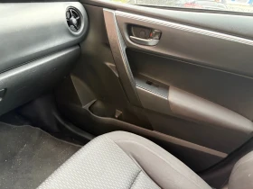 Toyota Corolla Седан, снимка 8