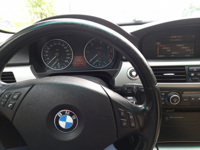 BMW 320, снимка 9 - Автомобили и джипове - 45879933