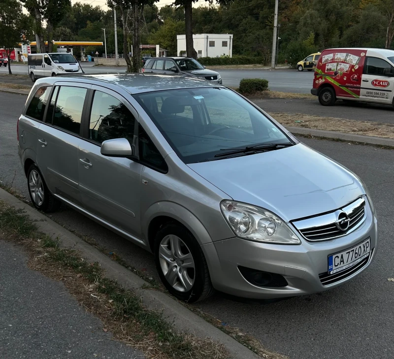 Opel Zafira, снимка 1 - Автомобили и джипове - 48381012