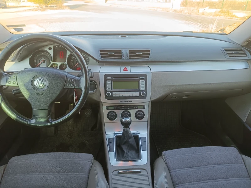 VW Passat, снимка 10 - Автомобили и джипове - 48006733