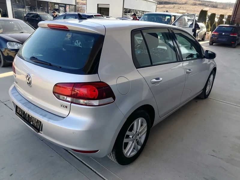 VW Golf 1.6TDI NAVI HI-LINE , снимка 4 - Автомобили и джипове - 49363651