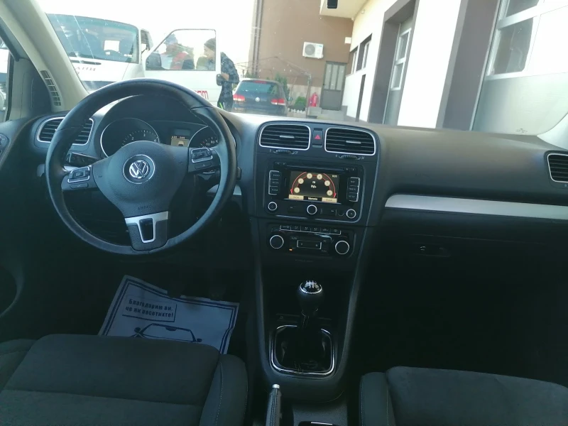 VW Golf 1.6TDI NAVI HI-LINE , снимка 8 - Автомобили и джипове - 49363651