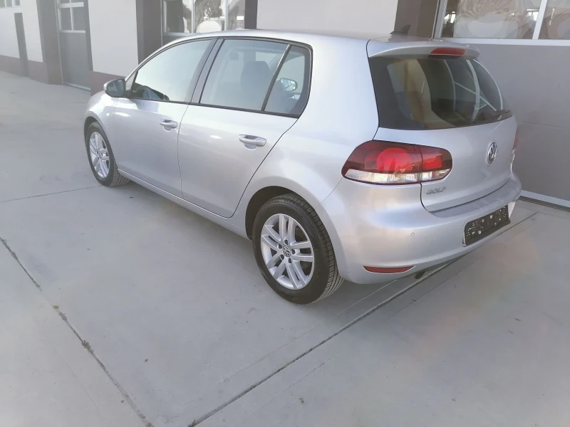 VW Golf 1.6TDI NAVI HI-LINE , снимка 6 - Автомобили и джипове - 49363651