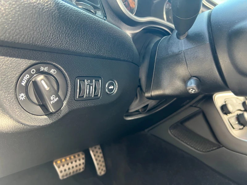 Dodge Challenger, снимка 11 - Автомобили и джипове - 51249010