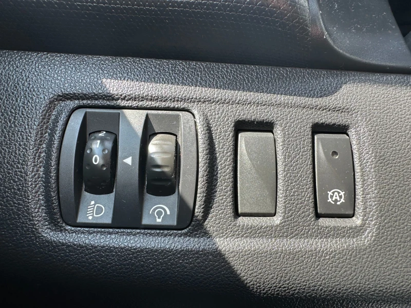 Renault Clio 1.5d 75 к.с., снимка 14 - Автомобили и джипове - 51383202