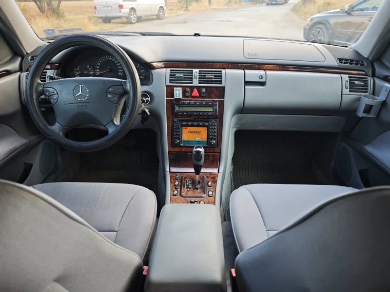 Mercedes-Benz E 270 CDI, снимка 7 - Автомобили и джипове - 51830786