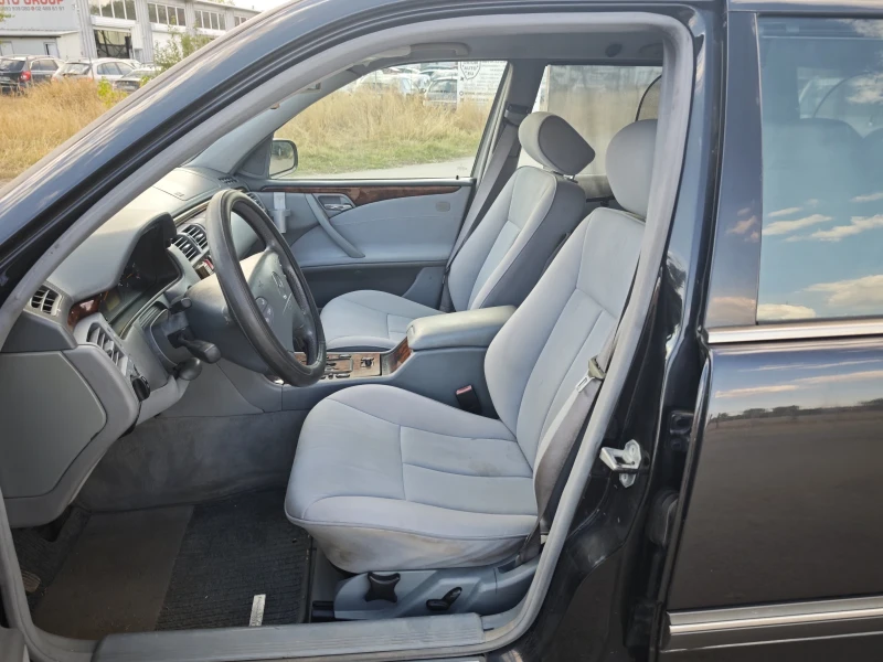 Mercedes-Benz E 270 CDI, снимка 10 - Автомобили и джипове - 51830786