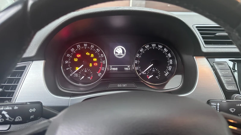 Skoda Fabia, снимка 11 - Автомобили и джипове - 52458911