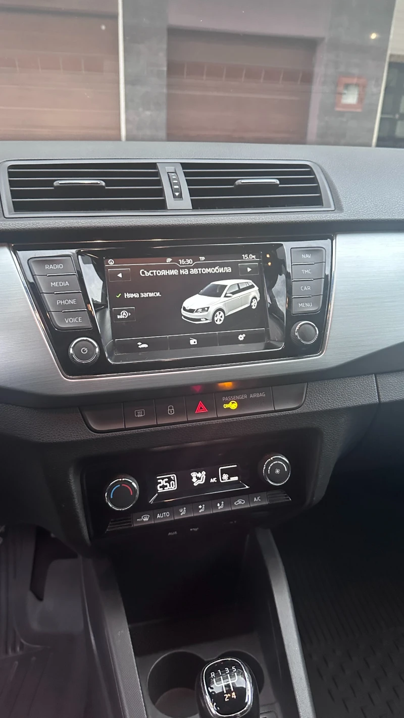 Skoda Fabia, снимка 12 - Автомобили и джипове - 52458911