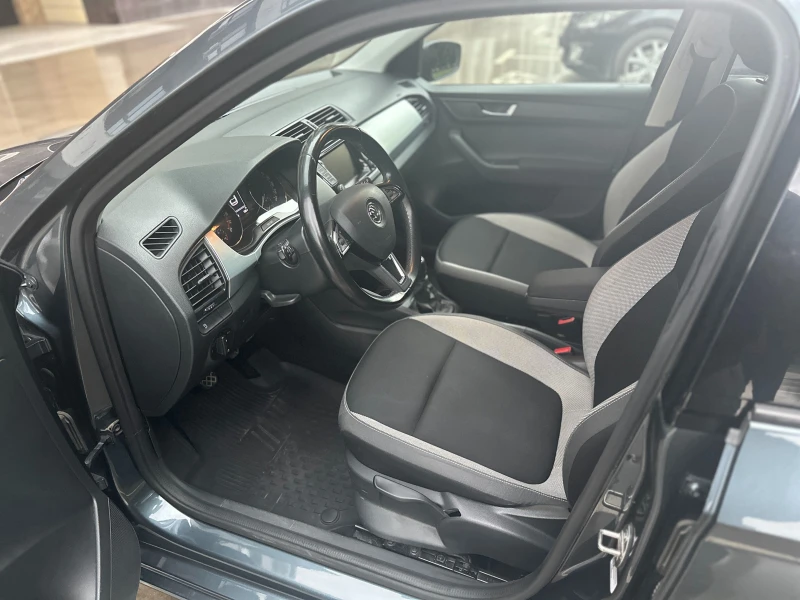 Skoda Fabia, снимка 13 - Автомобили и джипове - 52458911