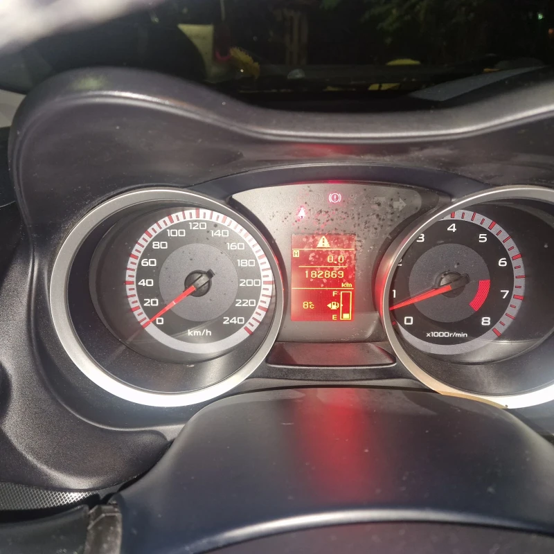 Mitsubishi Lancer 1, 8i швейцария, снимка 11 - Автомобили и джипове - 52484920