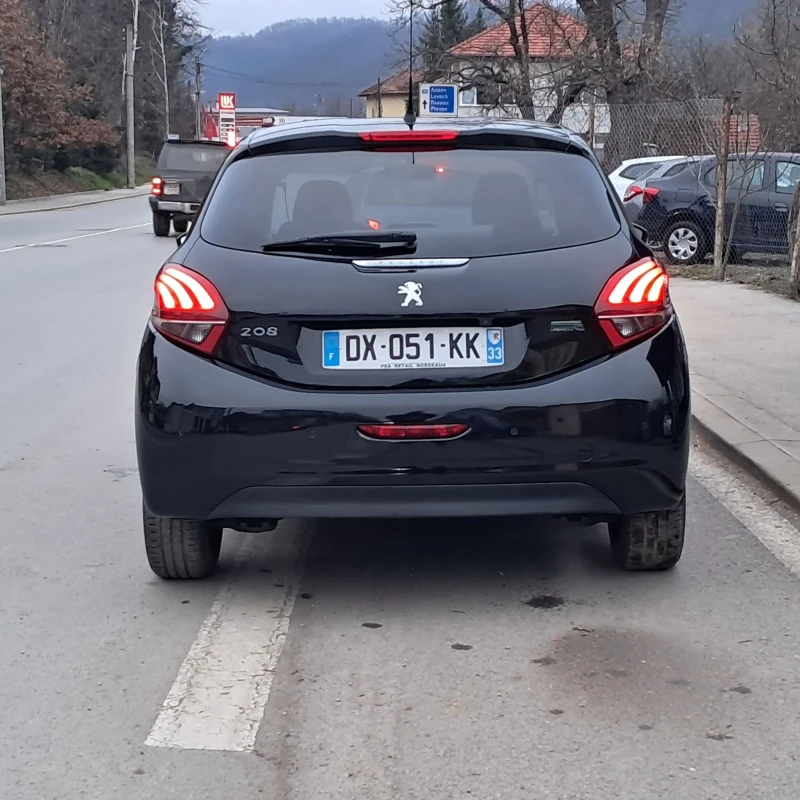 Peugeot 208  1.6 ehdi 92к.с.ЕВРО6, снимка 6 - Автомобили и джипове - 52885874