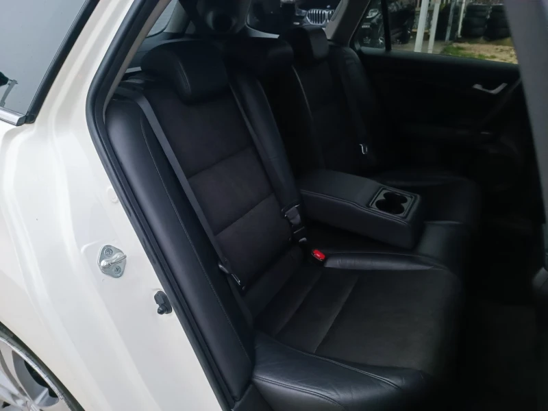 Honda Accord 2.2HDI-180кс-ШВЕЙЦАРИЯ-РЪЧКА-6ск-FACELIFT-TypeS, снимка 12 - Автомобили и джипове - 52996991