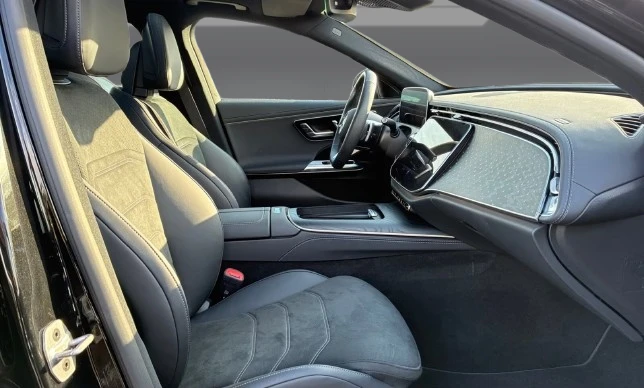 Mercedes-Benz E 220 d T 4Matic = AMG Line = Гаранция, снимка 7 - Автомобили и джипове - 54215735