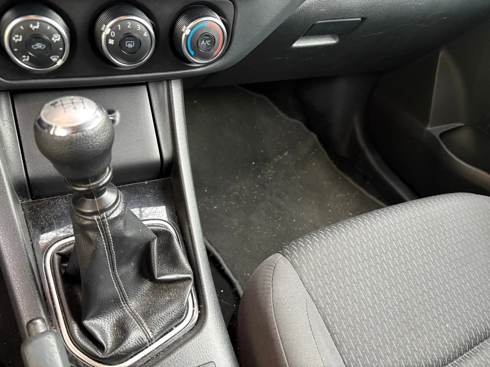 Toyota Corolla Седан, снимка 1