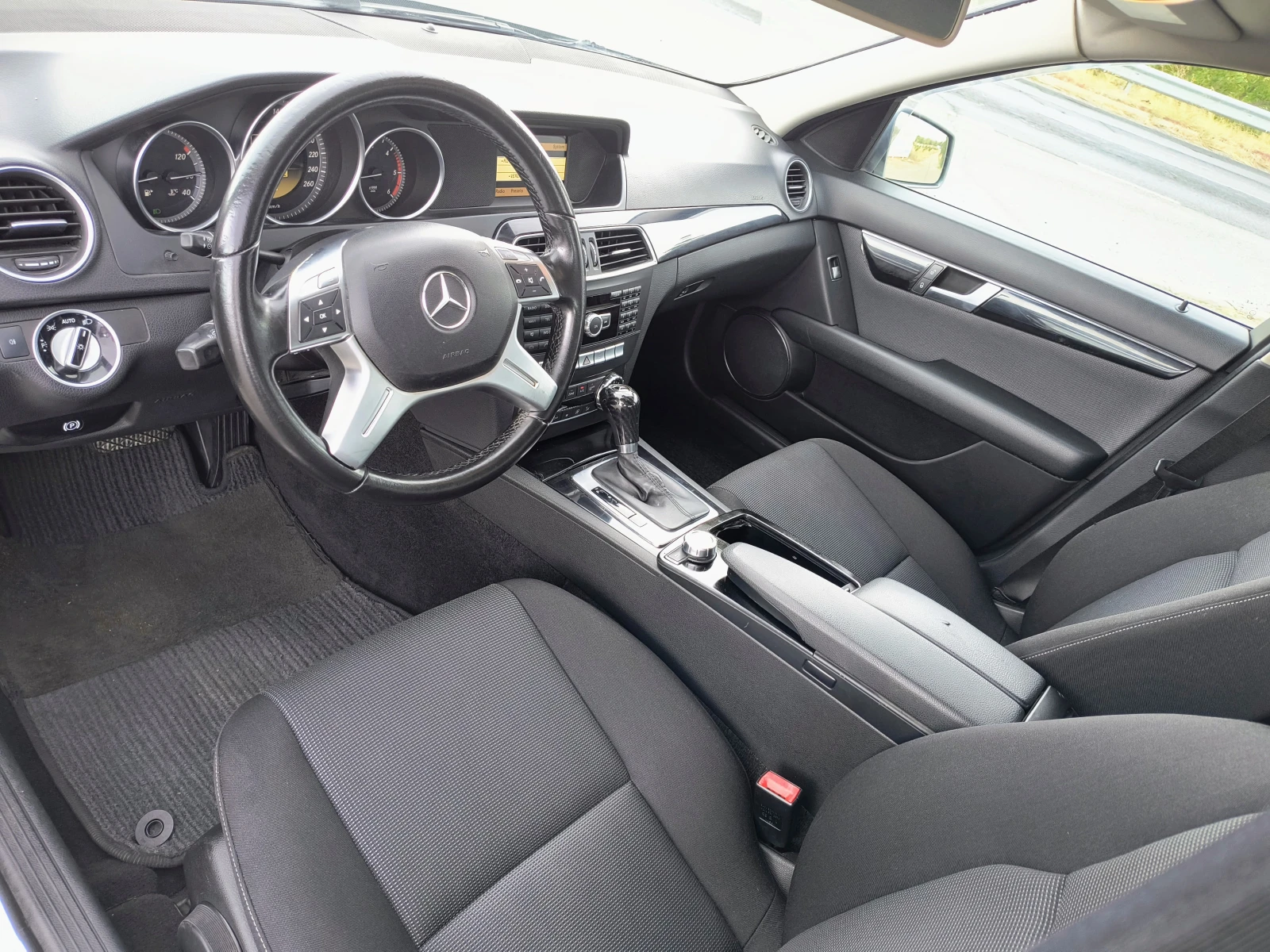 Mercedes-Benz C 220 2.2-136 КС NAVI-AUTOMATIC - изображение 10