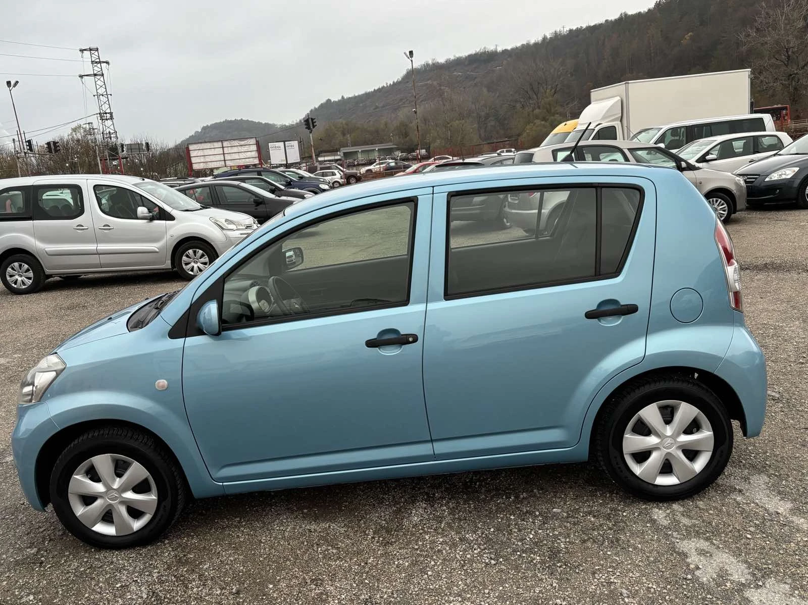 Daihatsu Sirion 1.0i УНИКАТ - изображение 6