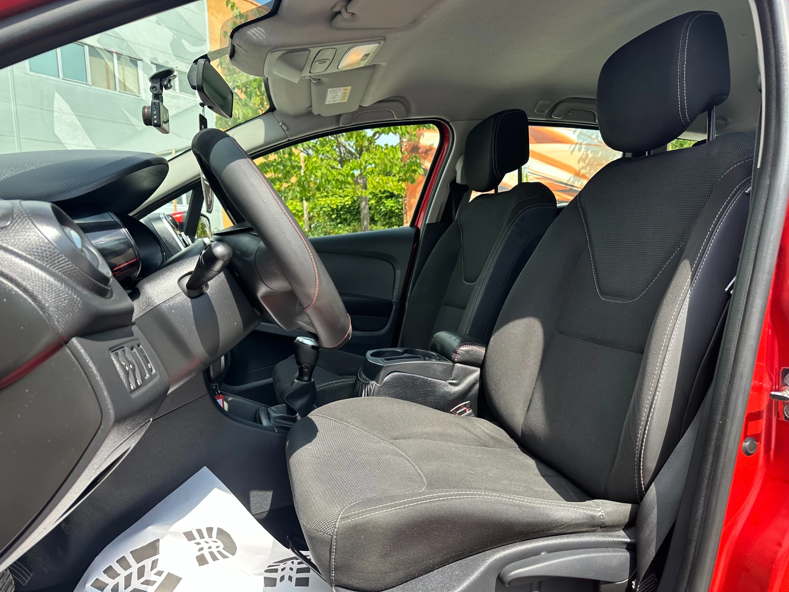 Renault Clio 1.5d 75 к.с. - изображение 8