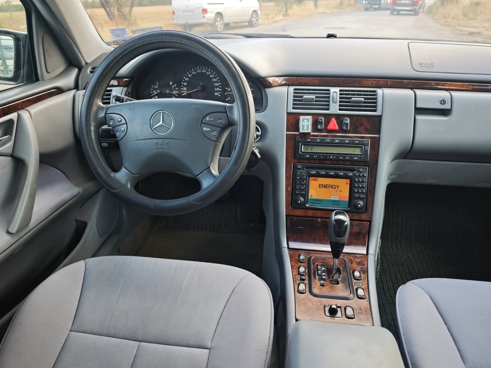 Mercedes-Benz E 270 CDI - изображение 9