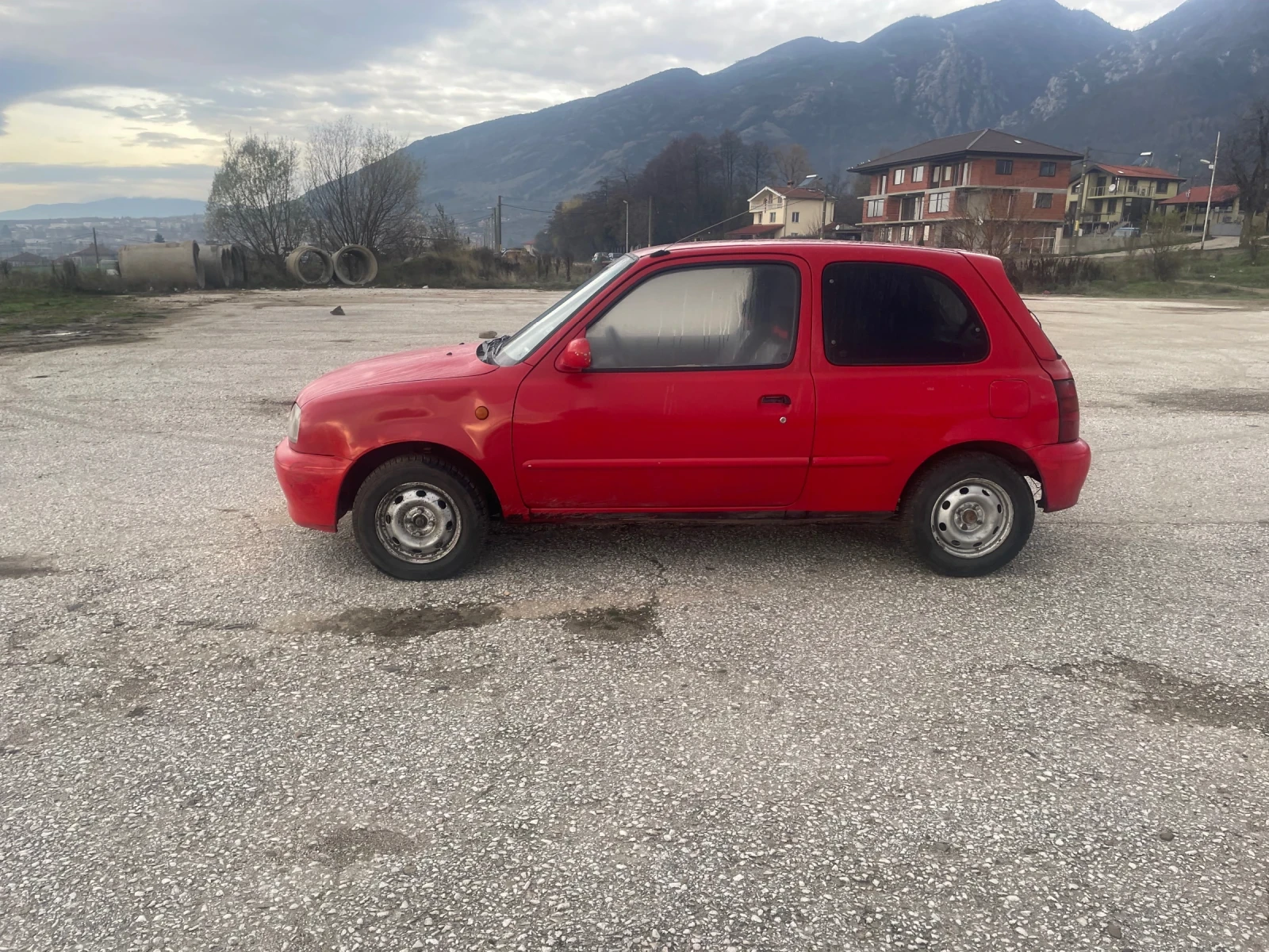 Nissan Micra 1.3i 75ks - изображение 2