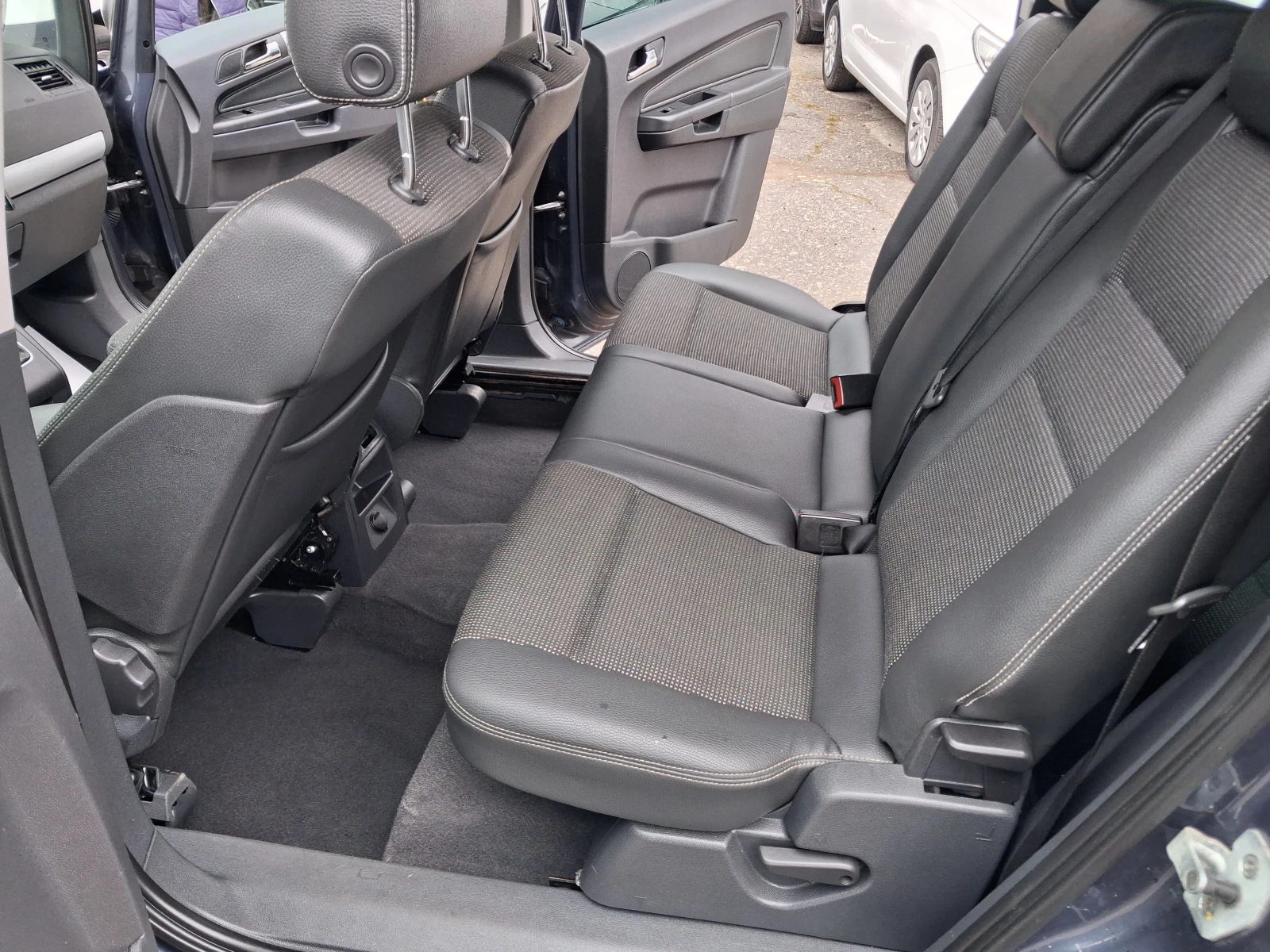 Opel Zafira 1.8i* * ГАЗ.ИНЖ* 7-МЕСТА* ХОЛАНДИЯ, снимка 12 - Автомобили и джипове - 53970529