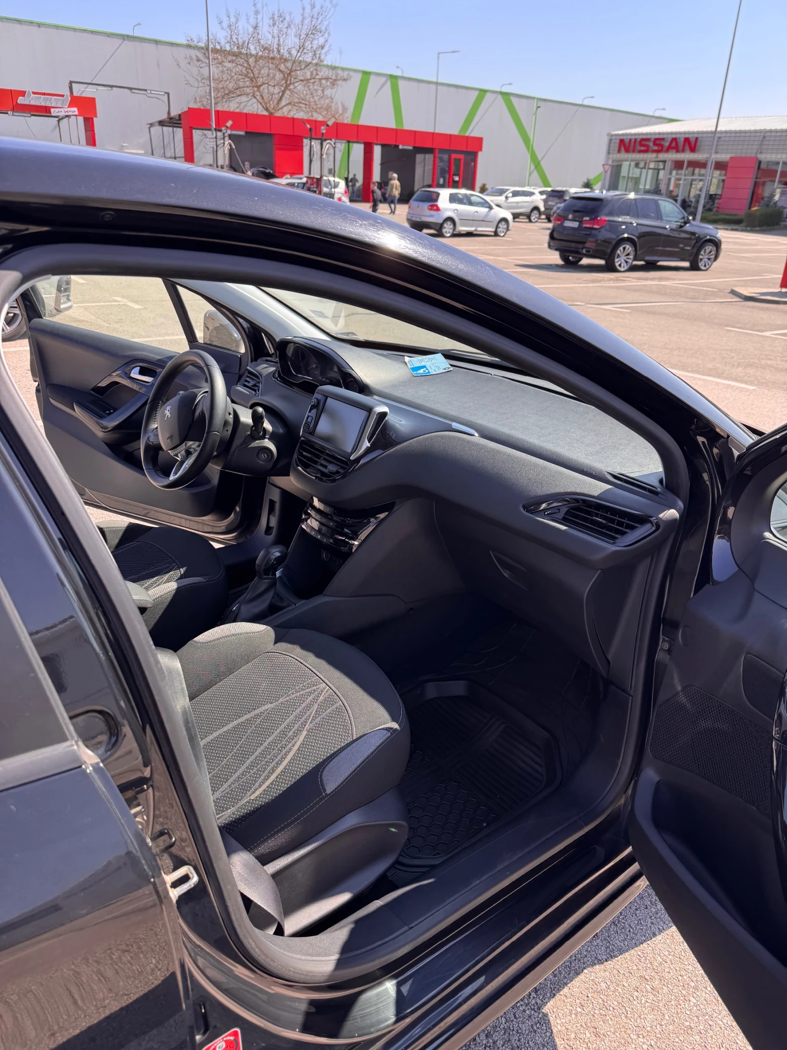 Peugeot 208 VTI, снимка 5 - Автомобили и джипове - 54099978