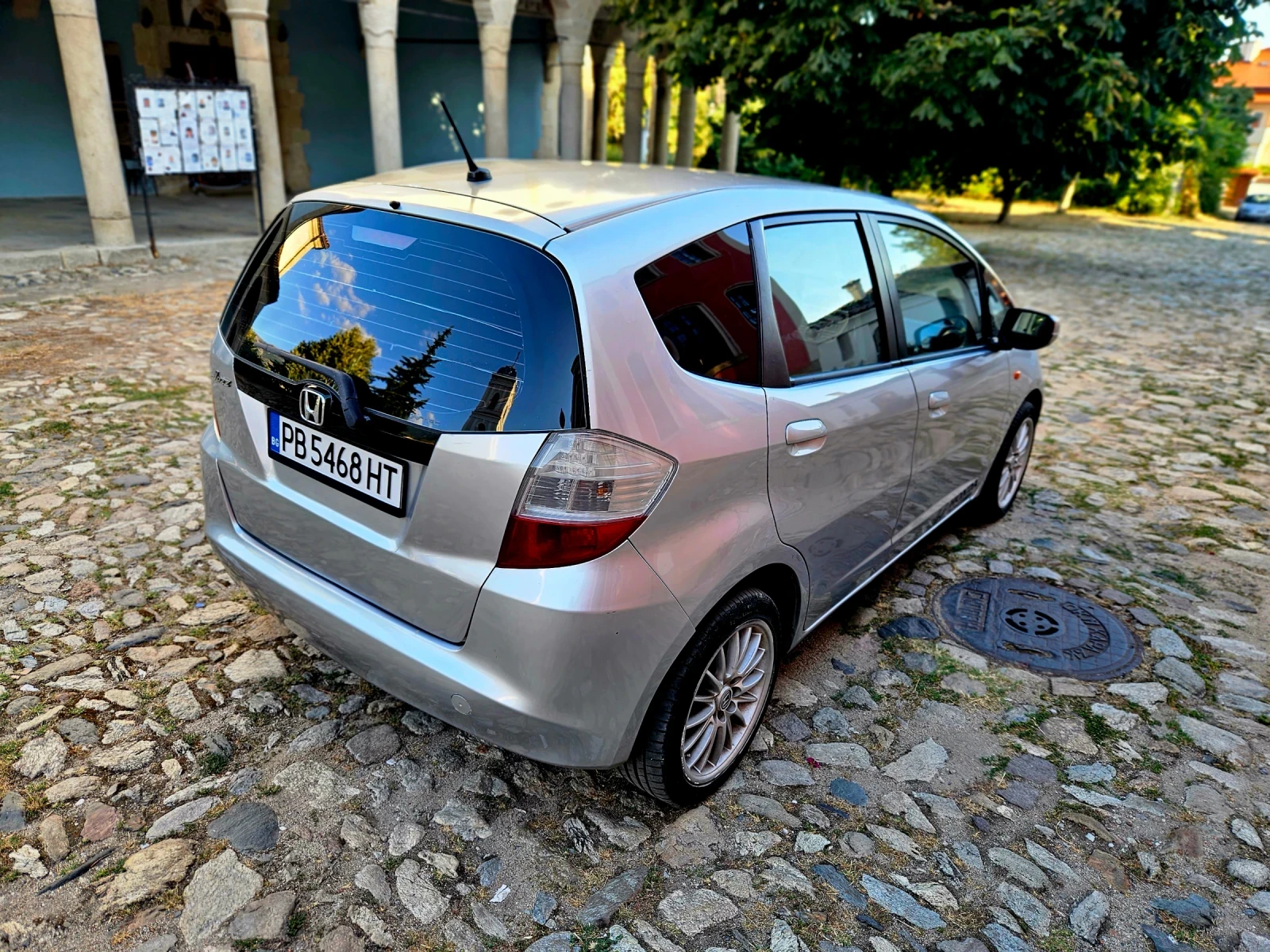 Honda Jazz ИТАЛИЯ/РЕГИСТРИРАНА/БЕЗ РЪЖДА , снимка 4 - Автомобили и джипове - 54360615