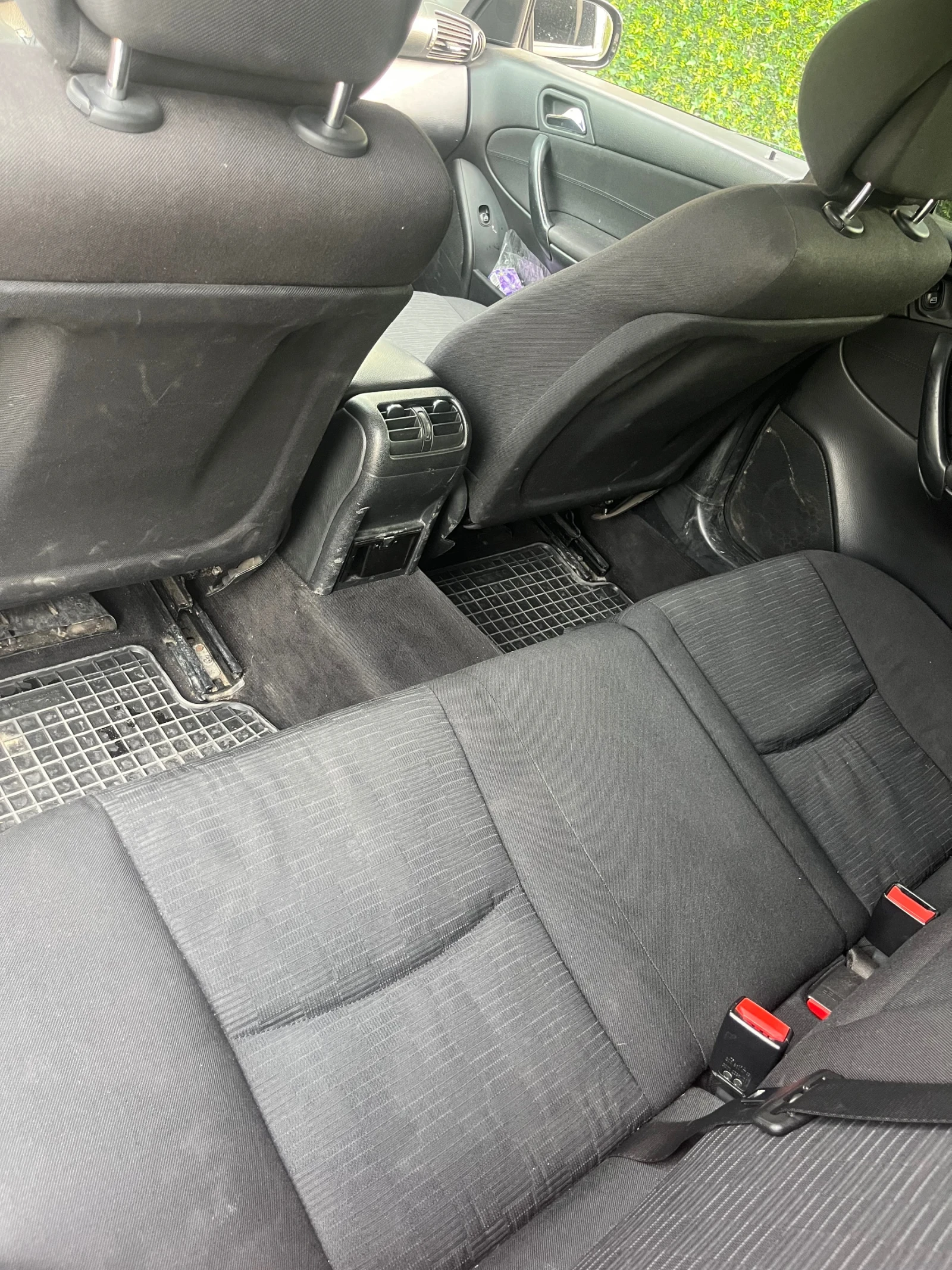 Mercedes-Benz C 200, снимка 3 - Автомобили и джипове - 54413872
