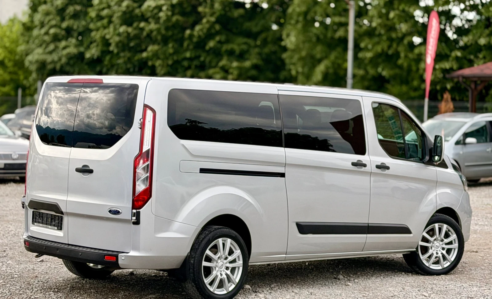 Ford Transit Custom 2.0D  * 8+ 1 Места * * Дълга База * * Климатроник , снимка 8 - Автомобили и джипове - 54656855