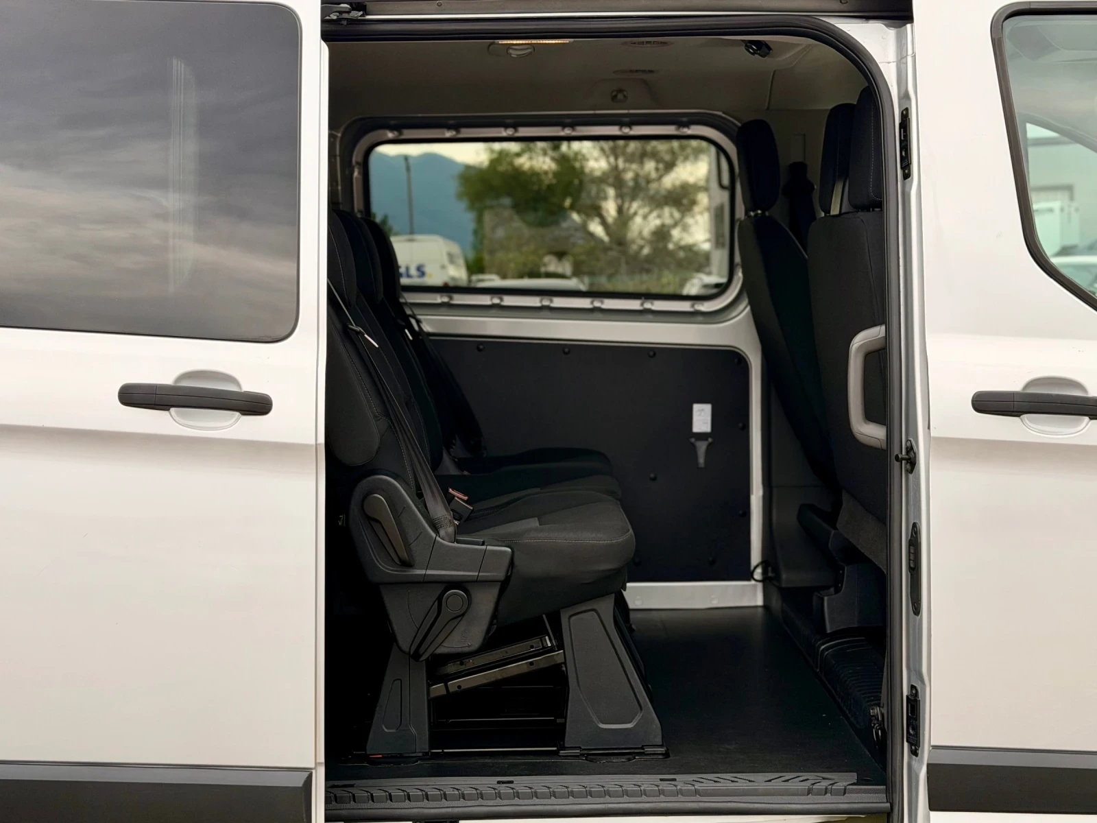 Ford Transit Custom 2.0D  * 8+ 1 Места * * Дълга База * * Климатроник , снимка 12 - Автомобили и джипове - 54656855