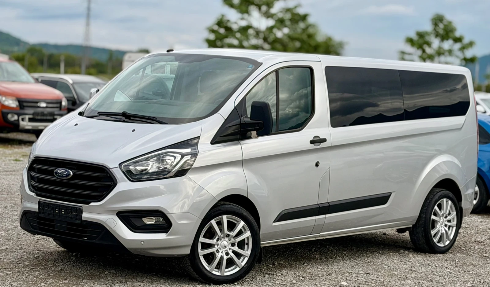 Ford Transit Custom 2.0D  * 8+ 1 Места * * Дълга База * * Климатроник 