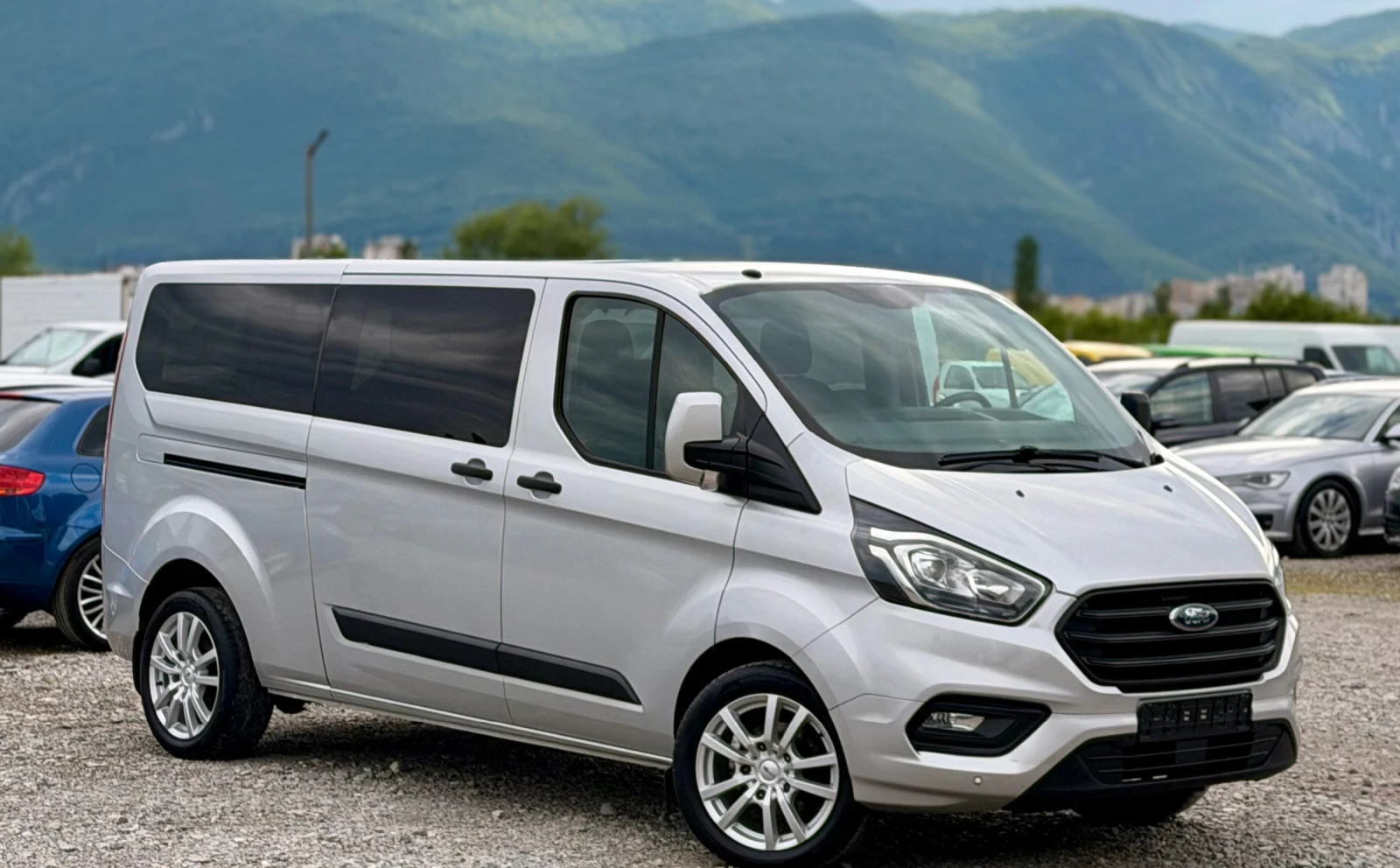 Ford Transit Custom 2.0D  * 8+ 1 Места * * Дълга База * * Климатроник , снимка 3 - Автомобили и джипове - 54656855