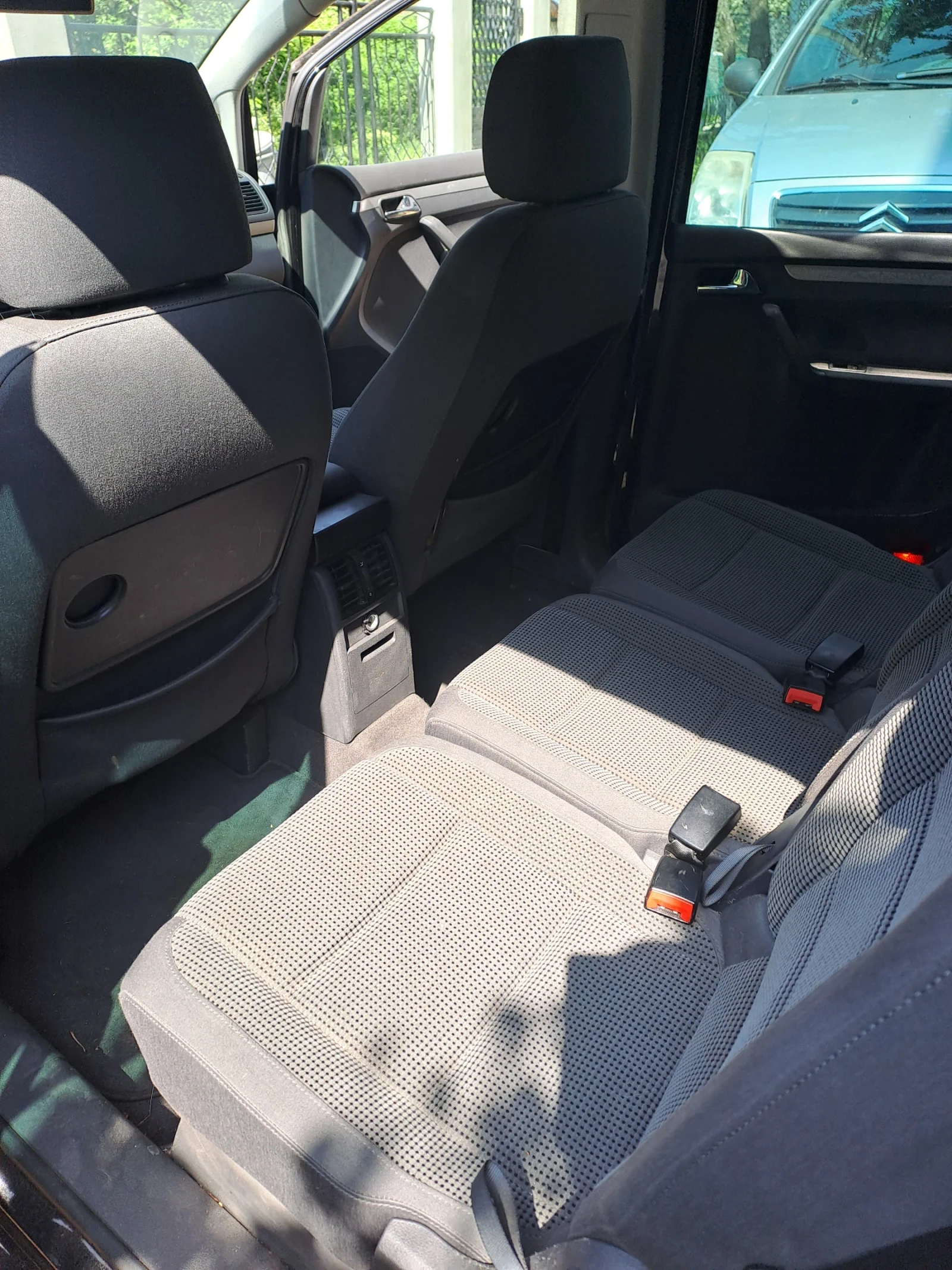 VW Touran, снимка 5 - Автомобили и джипове - 54803803