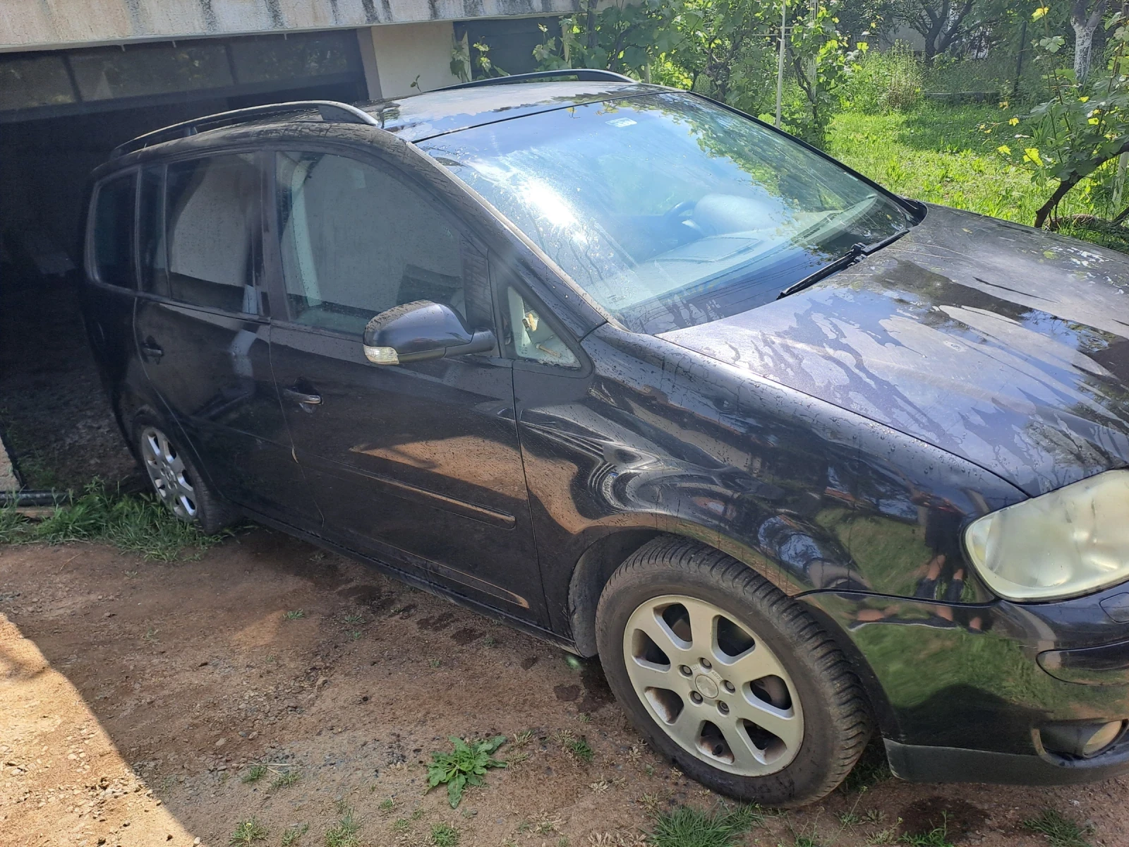 VW Touran, снимка 2 - Автомобили и джипове - 54803803