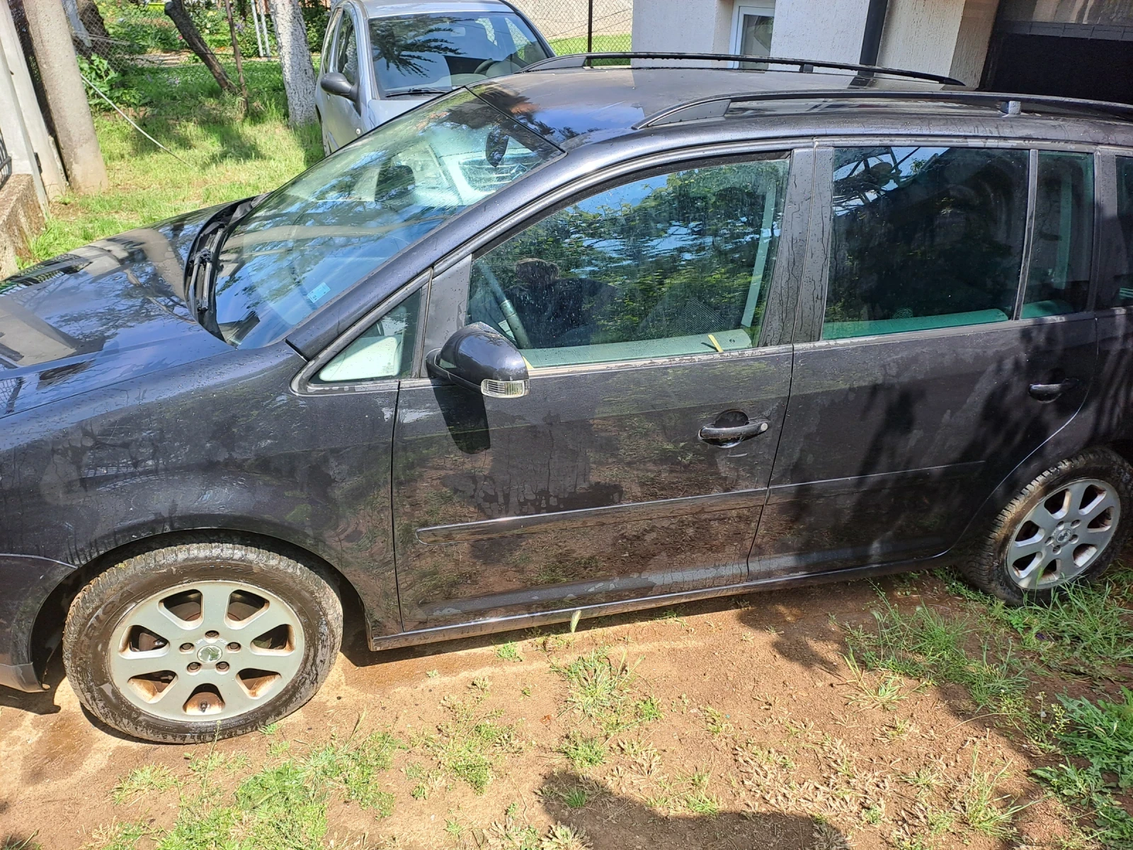 VW Touran, снимка 3 - Автомобили и джипове - 54803803