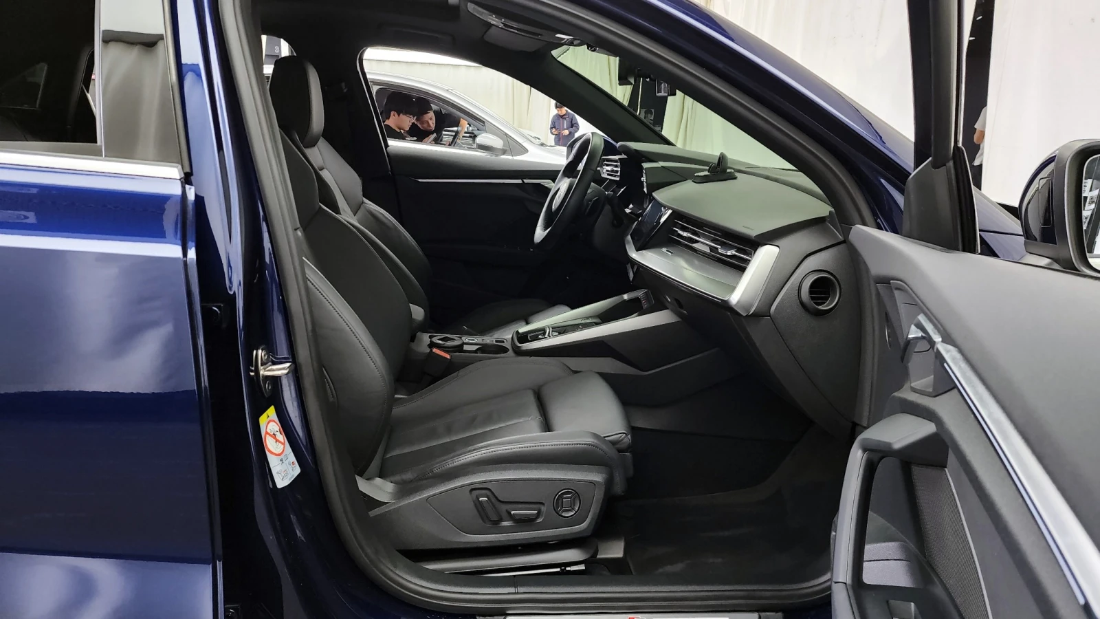 Audi A3 2.0 40 TFSI Premium, снимка 10 - Автомобили и джипове - 55198365