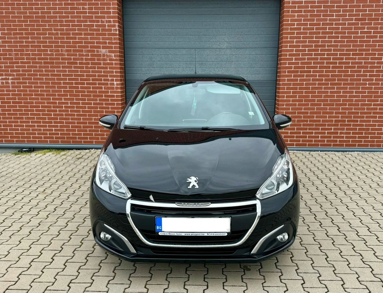 Peugeot 208 1.2 PureTech СЕРВИЗНА ИСТОРИЯ, снимка 3 - Автомобили и джипове - 55251741