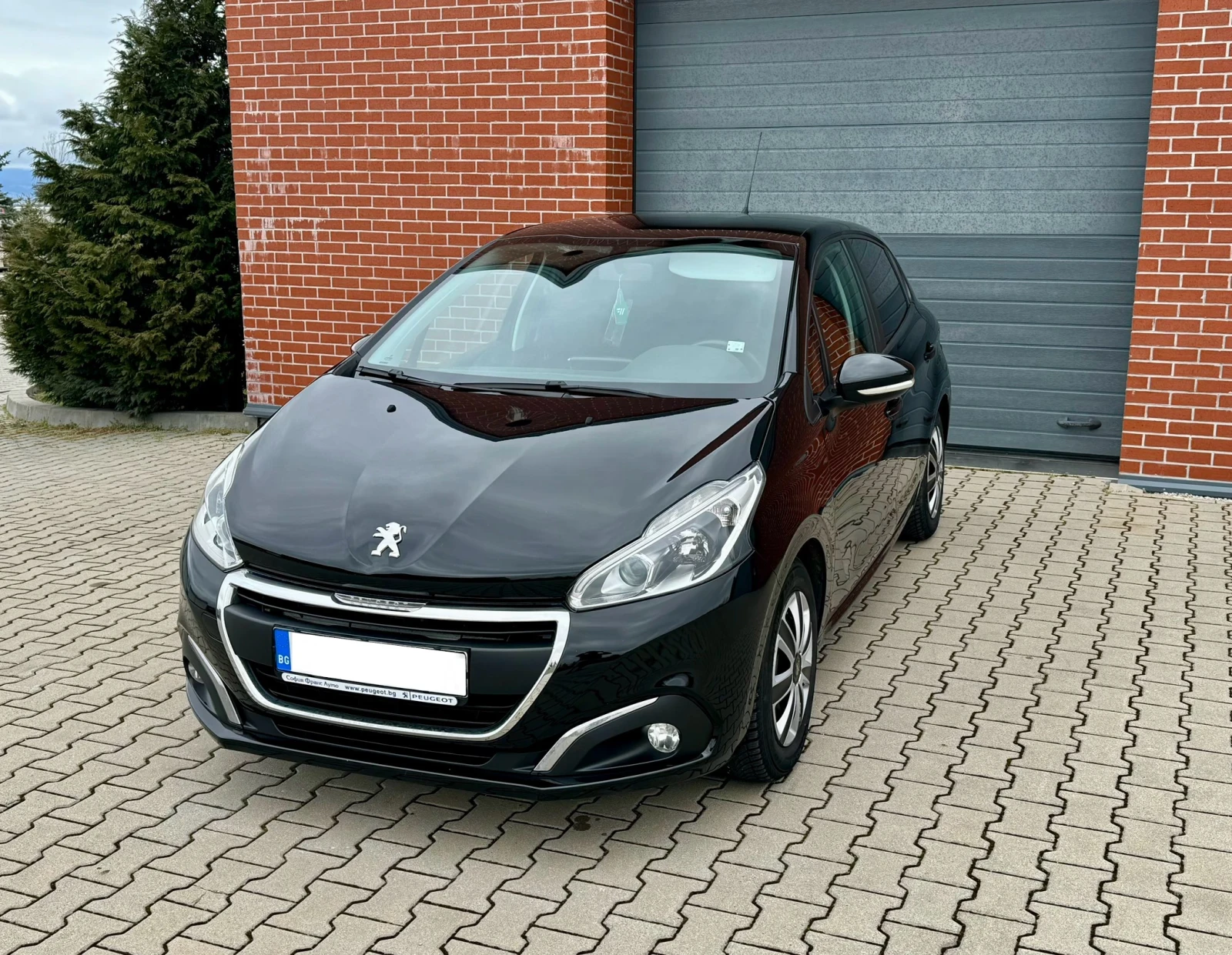 Peugeot 208 1.2 PureTech СЕРВИЗНА ИСТОРИЯ