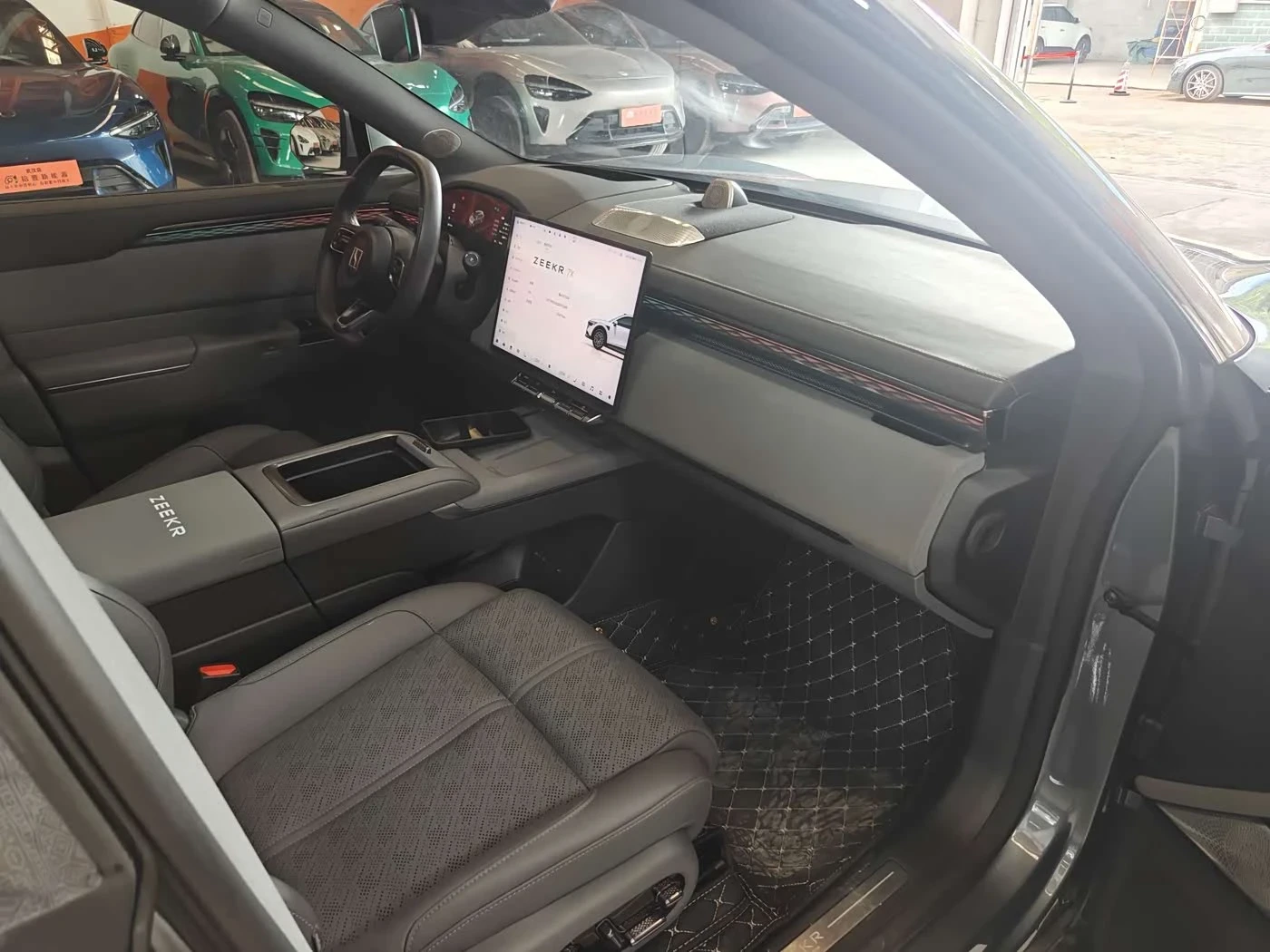 Zeekr 7X Intelligent Driving 75KW autogeorge.com, снимка 9 - Автомобили и джипове - 55689284