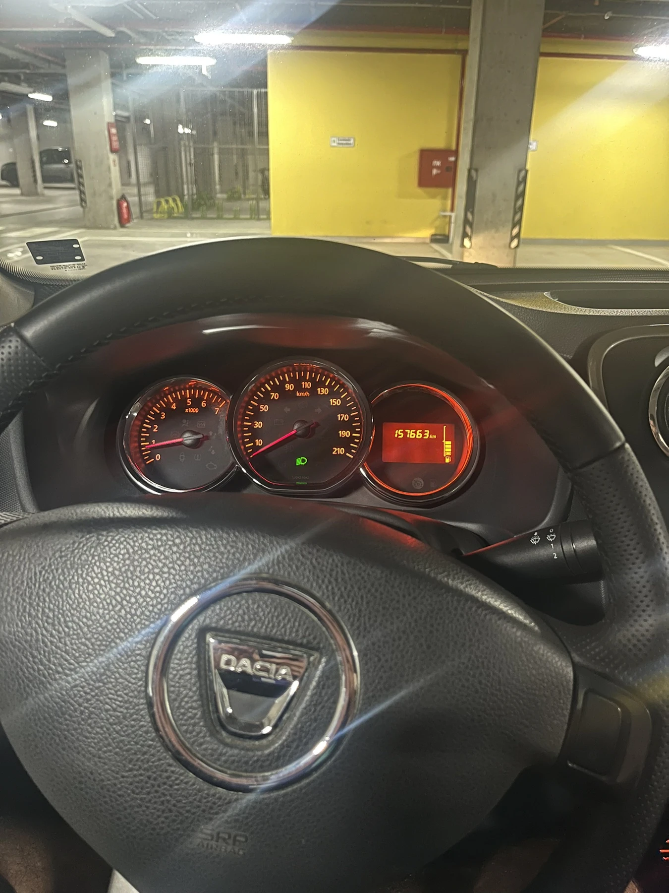 Dacia Logan, снимка 6 - Автомобили и джипове - 56062065