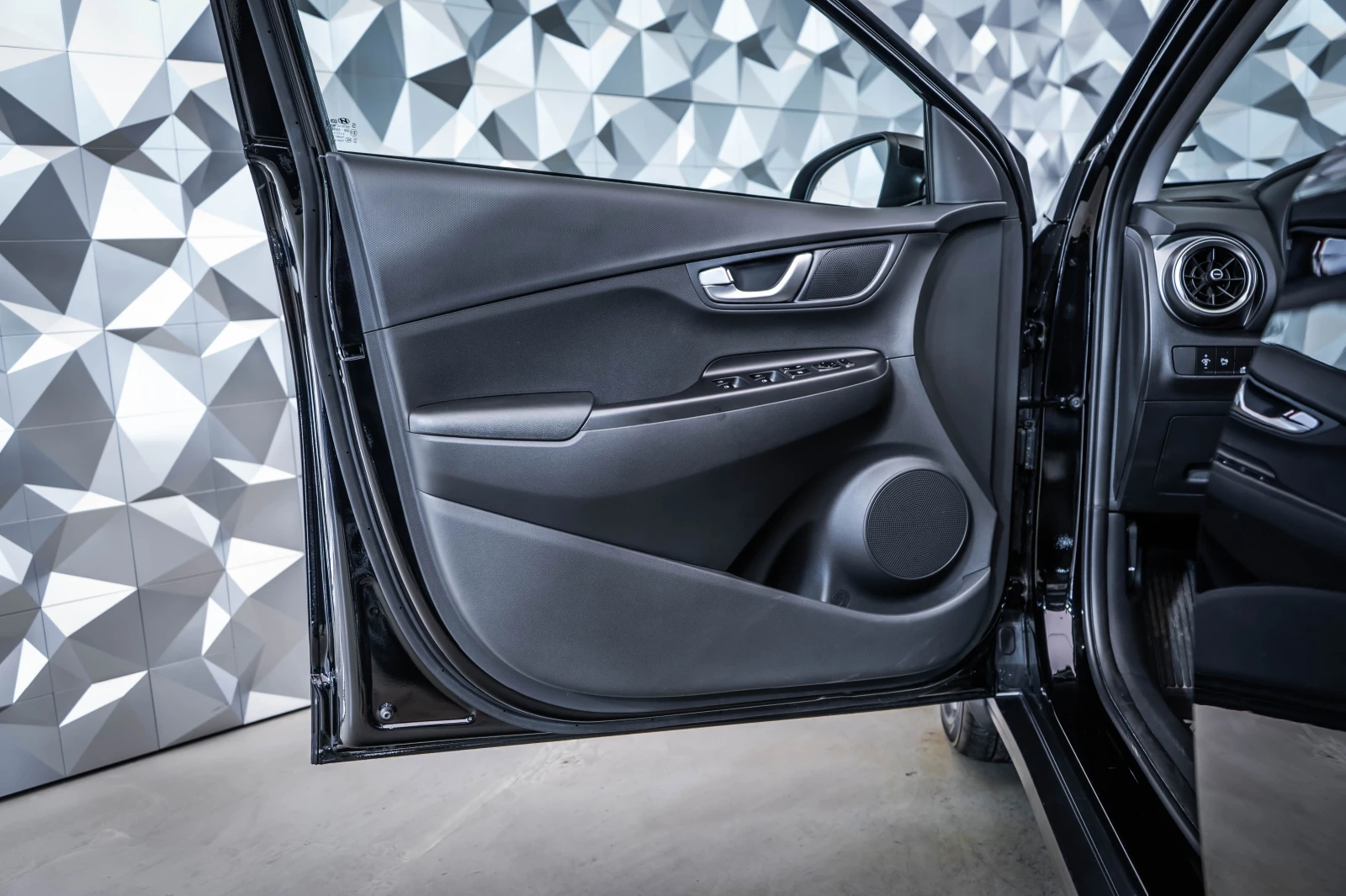 Hyundai Kona 64kWh Camera* Волан с подгрев - изображение 7