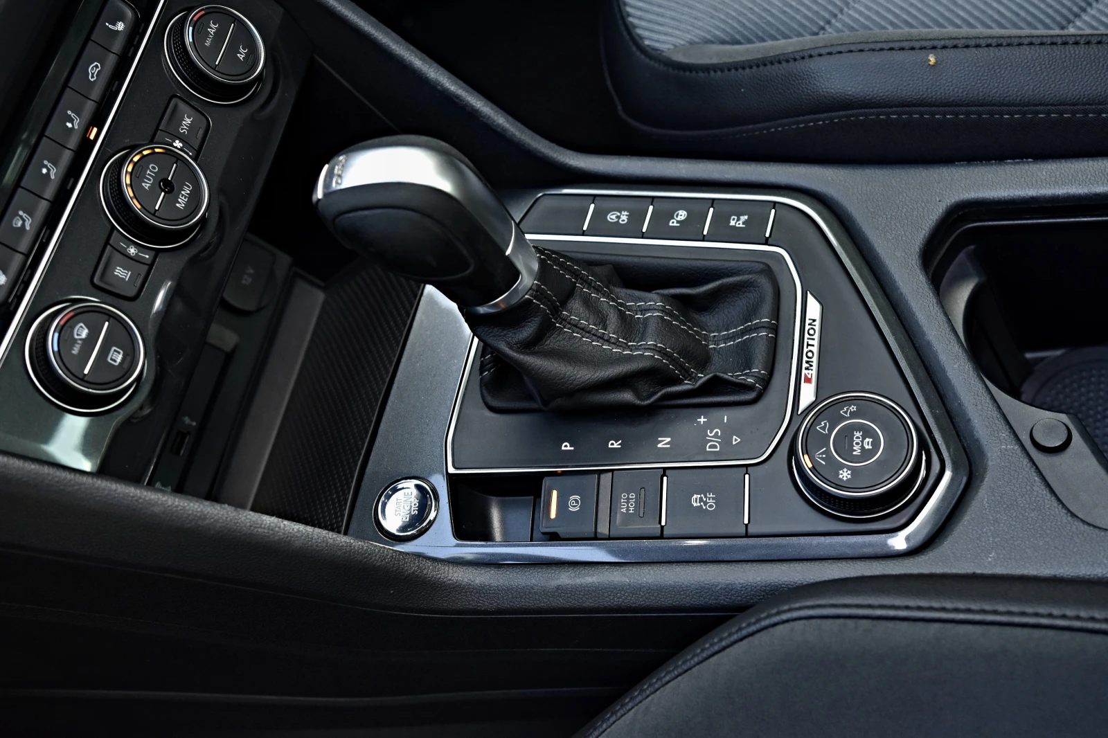 VW Tiguan 2.0TDI/2xR Line/4motion/ACC/PANORAM/Cam360/HEADUP/ | Mobile.bg   11