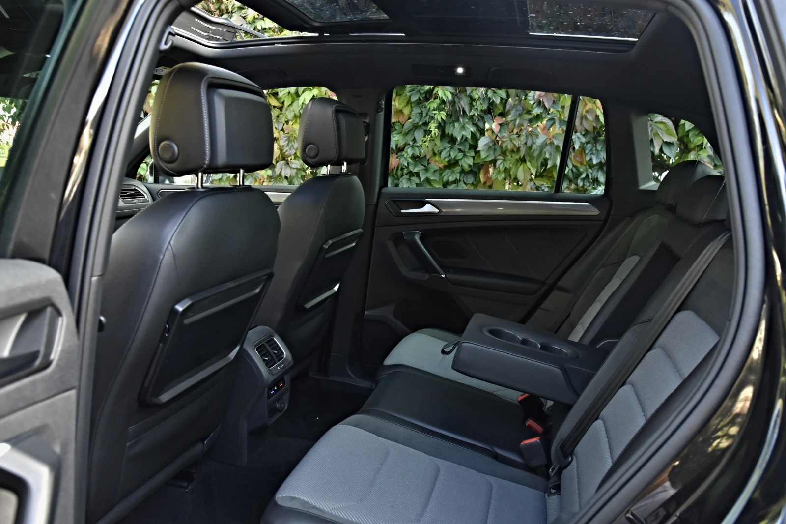 VW Tiguan 2.0TDI/2xR Line/4motion/ACC/PANORAM/Cam360/HEADUP/ | Mobile.bg   14