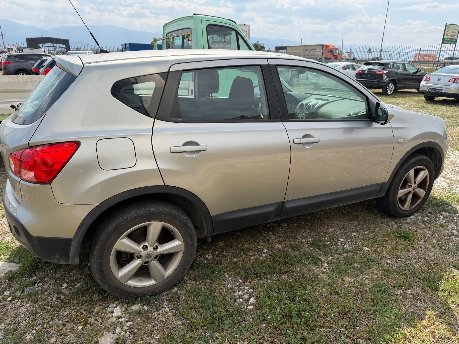 Nissan Qashqai 1.6, снимка 4 - Автомобили и джипове - 54068089