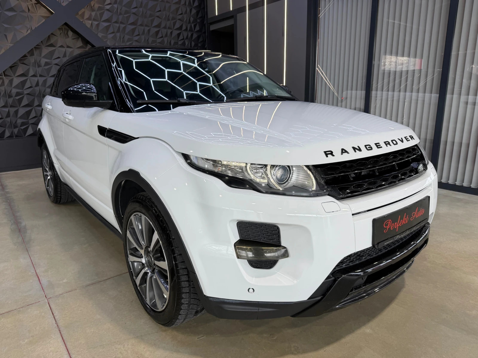 Land Rover Range Rover Evoque 2.2d 4X4 * MERIDIAN * Камера * 