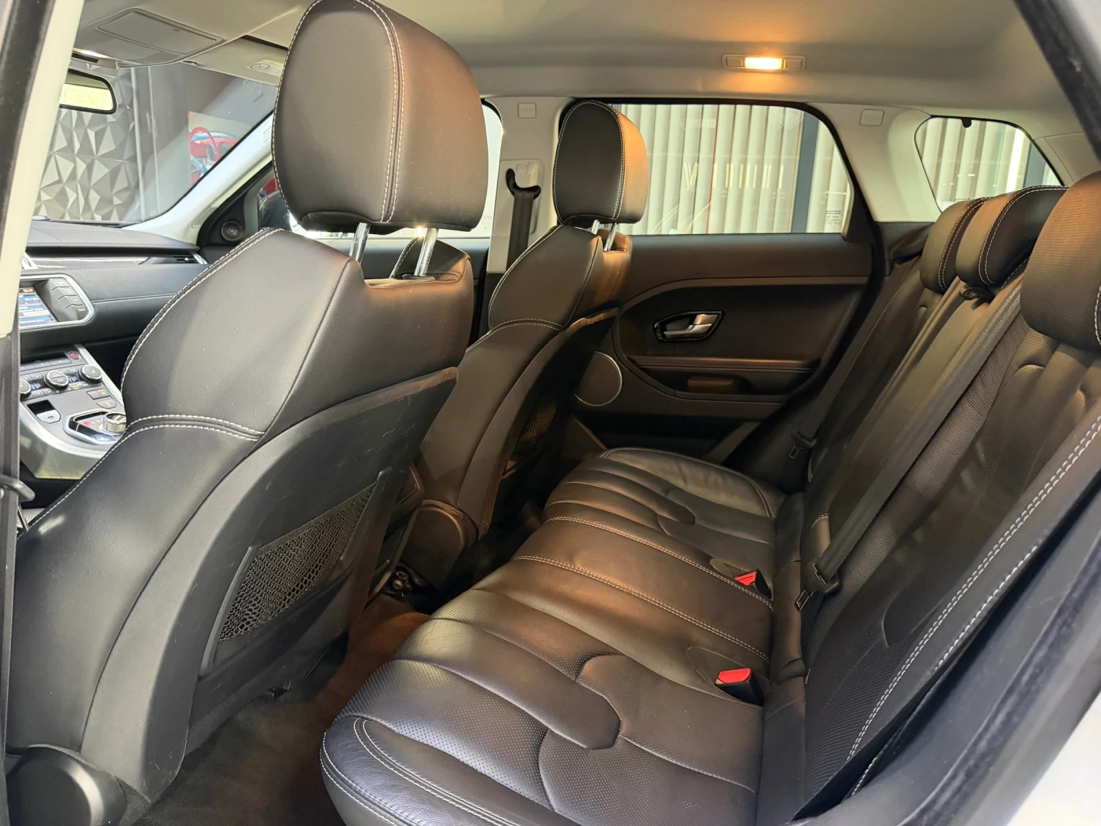 Land Rover Range Rover Evoque 2.2d 4X4 * MERIDIAN * Камера * , снимка 5 - Автомобили и джипове - 54113608