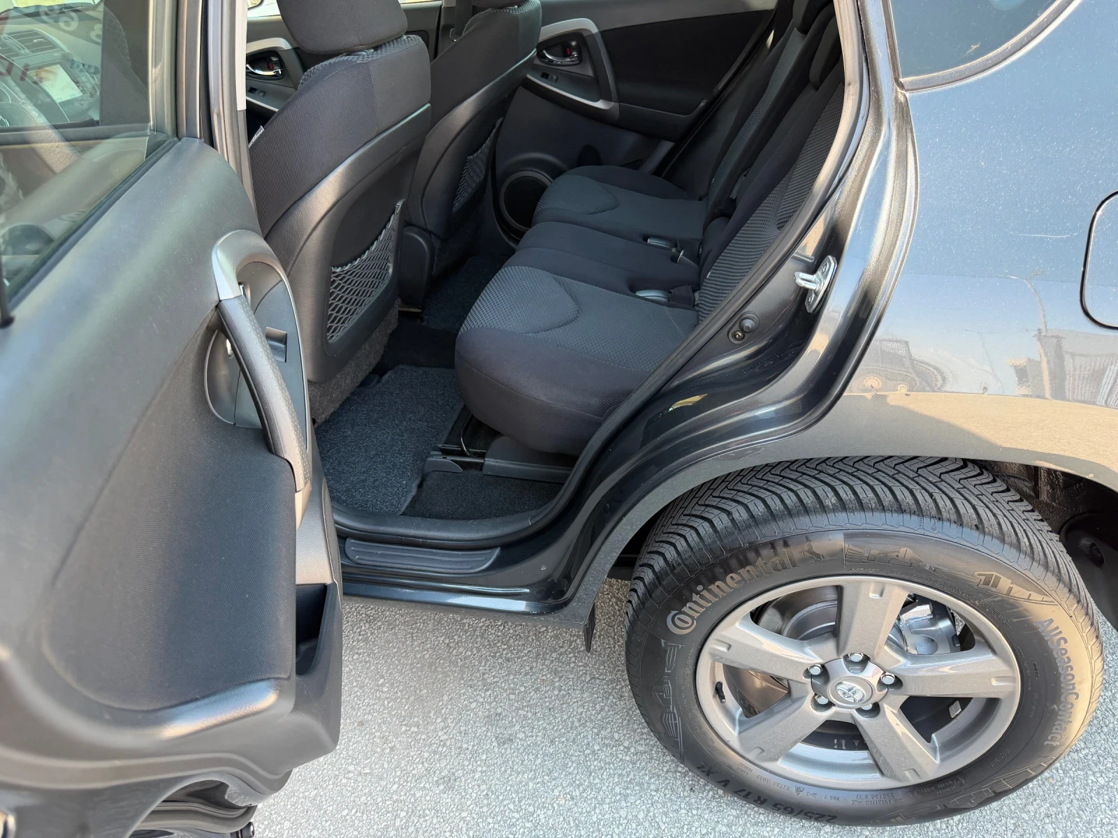 Toyota Rav4 2.2D-4D 136к.с. NAVI 4x4 ИТАЛИЯ, снимка 12 - Автомобили и джипове - 54457359
